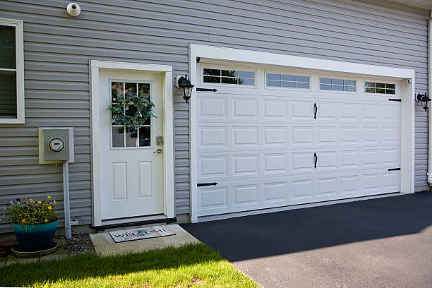 24/7 Emergency Garage Door Panel Replacement experts in Van Buren, AR